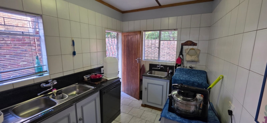 5 Bedroom Property for Sale in Wilkoppies North West